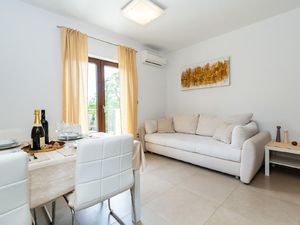 22440811-Ferienwohnung-4-Poreč-300x225-3