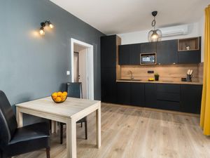 23438576-Ferienwohnung-2-Poreč-300x225-2