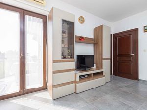 23768255-Ferienwohnung-5-Poreč-300x225-3