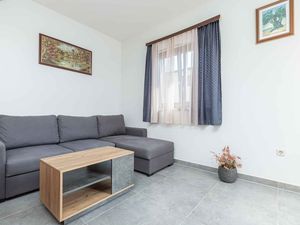 23768255-Ferienwohnung-5-Poreč-300x225-4