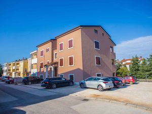 23768554-Ferienwohnung-5-Poreč-300x225-1