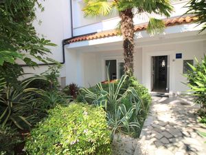 23769318-Ferienwohnung-2-Poreč-300x225-3