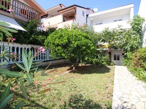 23769318-Ferienwohnung-2-Poreč-300x225-4