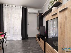 23771418-Ferienwohnung-2-Poreč-300x225-5