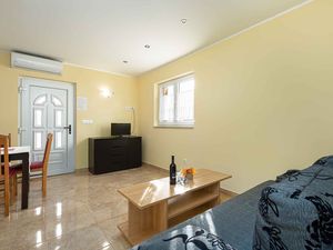 23771625-Ferienwohnung-4-Poreč-300x225-4