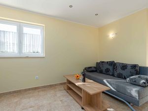 23771625-Ferienwohnung-4-Poreč-300x225-5