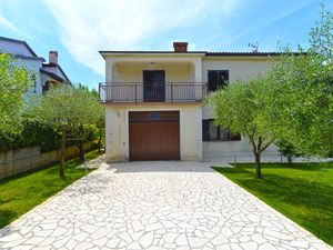 23917546-Ferienwohnung-5-Poreč-300x225-0