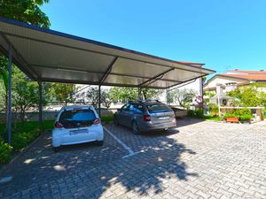 23910019-Ferienwohnung-4-Poreč-300x225-3