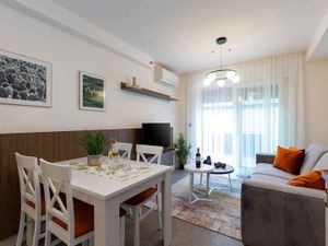 23937805-Ferienwohnung-2-Poreč-300x225-2