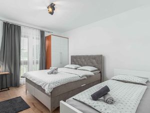 23924683-Ferienwohnung-5-Poreč-300x225-1