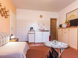 23775354-Ferienwohnung-3-Poreč-300x225-2