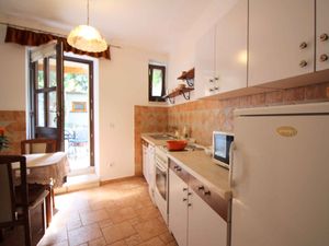 23777396-Ferienwohnung-5-Poreč-300x225-3