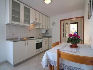 19178953-Ferienwohnung-2-Poreč-300x225-3