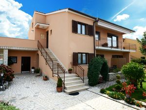 23525192-Ferienwohnung-4-Poreč-300x225-1