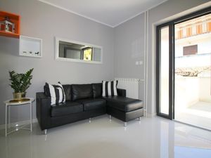 22312905-Ferienwohnung-4-Poreč-300x225-5