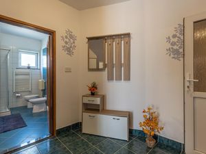 22767101-Ferienwohnung-2-Poreč-300x225-4