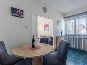 22767101-Ferienwohnung-2-Poreč-300x225-5