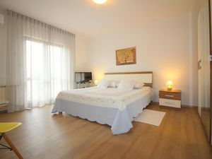 22807411-Ferienwohnung-4-Poreč-300x225-1