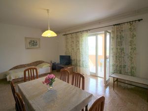 18510923-Ferienwohnung-5-Poreč-300x225-3