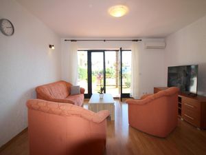 18285984-Ferienwohnung-8-Poreč-300x225-2