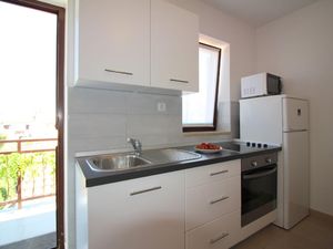 23090055-Ferienwohnung-4-Poreč-300x225-4