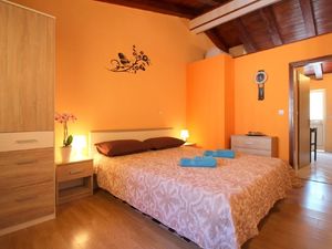 23028173-Ferienwohnung-2-Poreč-300x225-5