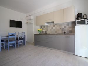 21552247-Ferienwohnung-5-Poreč-300x225-3