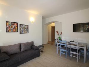 21552247-Ferienwohnung-5-Poreč-300x225-4