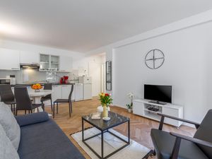 22772541-Ferienwohnung-4-Poreč-300x225-2