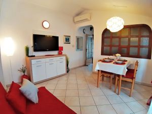 23941522-Ferienwohnung-3-Poreč-300x225-2