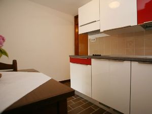 19285809-Ferienwohnung-0-Poreč-300x225-5