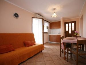 19285812-Ferienwohnung-0-Poreč-300x225-3