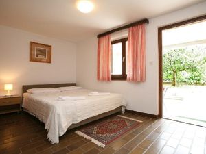 19285811-Ferienwohnung-0-Poreč-300x225-3