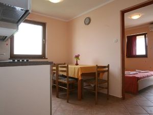 19285814-Ferienwohnung-0-Poreč-300x225-4