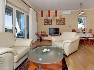 19296095-Ferienwohnung-2-Poreč-300x225-3