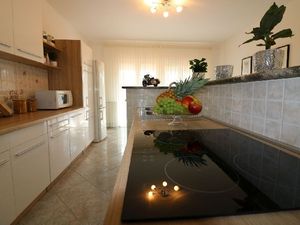 19395576-Ferienwohnung-9-Poreč-300x225-5