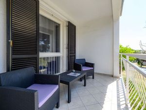 19398599-Ferienwohnung-4-Poreč-300x225-3