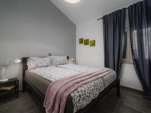 23589747-Ferienwohnung-4-Poreč-300x225-4