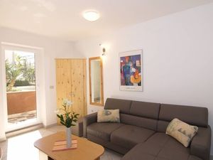 21874073-Ferienwohnung-5-Poreč-300x225-1