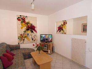 21874035-Ferienwohnung-5-Poreč-300x225-4