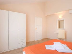 21874077-Ferienwohnung-4-Poreč-300x225-4