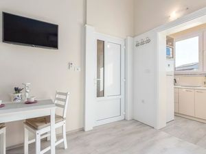 21874079-Ferienwohnung-2-Poreč-300x225-4