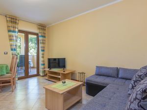 23709079-Ferienwohnung-8-Poreč-300x225-1