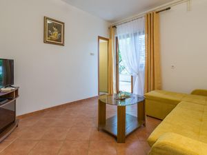 23720478-Ferienwohnung-6-Poreč-300x225-1