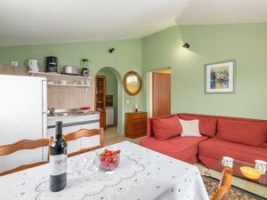 23730416-Ferienwohnung-2-Poreč-300x225-2