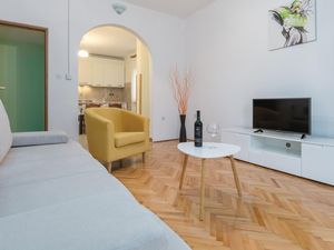 23722287-Ferienwohnung-3-Poreč-300x225-1