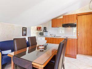 23726141-Ferienwohnung-4-Poreč-300x225-2