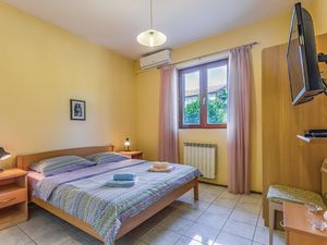 23726258-Ferienwohnung-3-Poreč-300x225-3