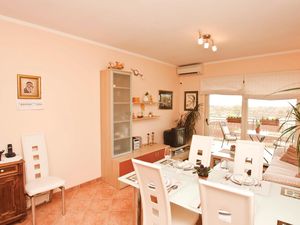 23726994-Ferienwohnung-4-Poreč-300x225-5