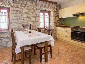 24001538-Ferienwohnung-5-Poreč-300x225-1